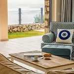 Villa Regina, With Superb Views *