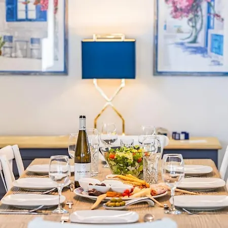 Regina, With Superb Views 빌라 *