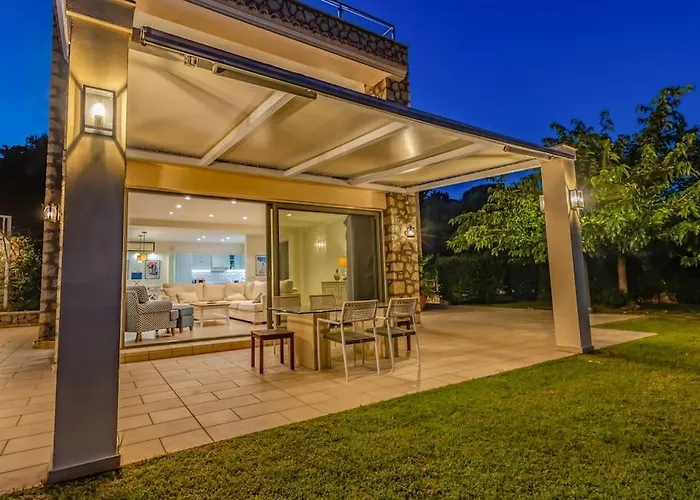 Regina, With Superb Views Villa