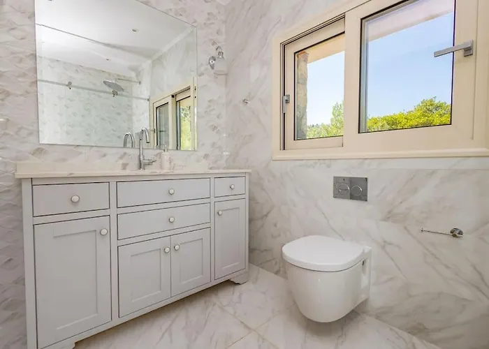 Regina, With Superb Views Lygia (Lefkada)