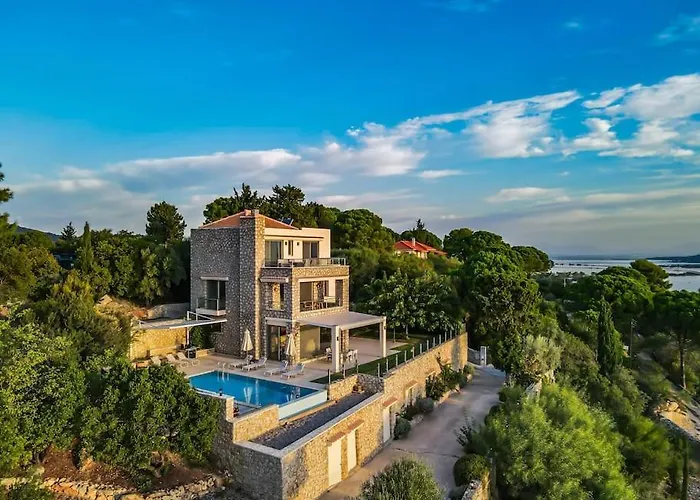 Regina, With Superb Views Villa